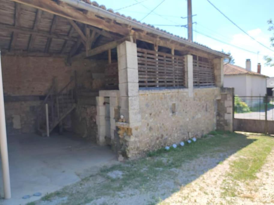 Maison De Campagne, Bulle De Verdure Montbron 외부 사진