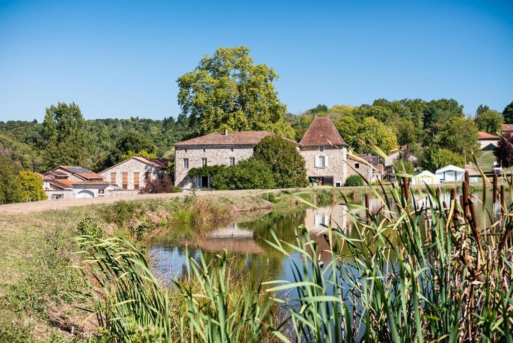 Maison De Campagne, Bulle De Verdure Montbron 외부 사진